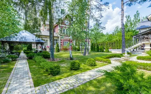 3-этажный коттедж 580 м² с отделкой