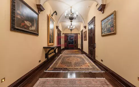 2-этажный коттедж 1 091 м² с отделкой