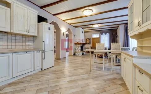 3-этажный коттедж 400 м² с отделкой