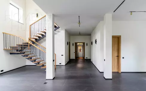 2-этажный коттедж 290 м² с отделкой