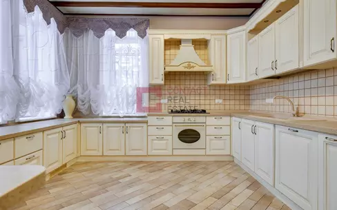 3-этажный коттедж 400 м² с отделкой