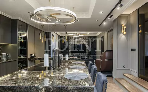 3-этажный коттедж 1 100 м² с отделкой