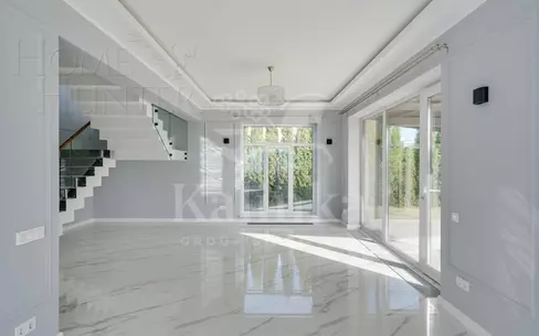 2-этажный коттедж 250 м² с отделкой