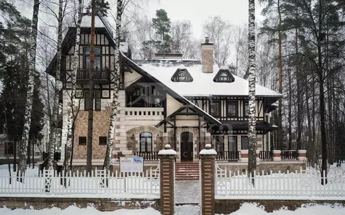 2-этажный коттедж 658 м² с отделкой