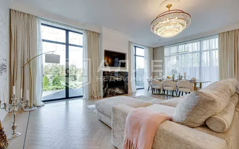 2-этажный коттедж 300 м² с отделкой