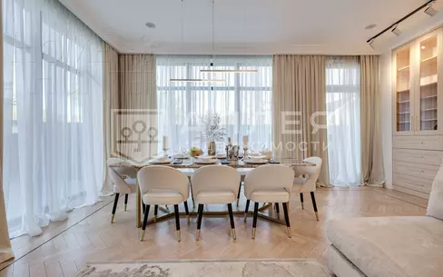 2-этажный коттедж 300 м² с отделкой