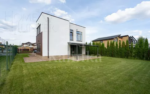 2-этажный коттедж 250 м² с отделкой