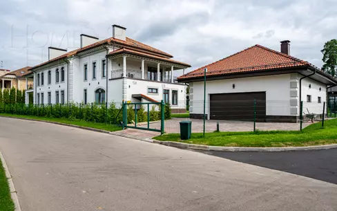 2-этажный коттедж 1 327 м² с отделкой