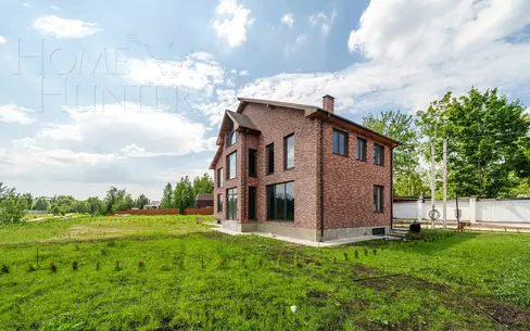 2-этажный коттедж 398.2 м² без отделки