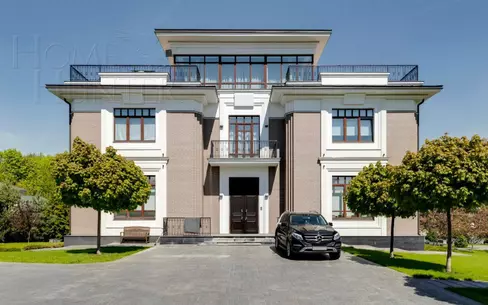3-этажный коттедж 1 185 м² с отделкой