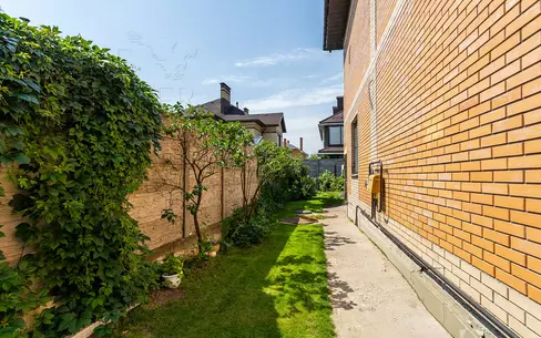 2-этажный коттедж 300.2 м² без отделки