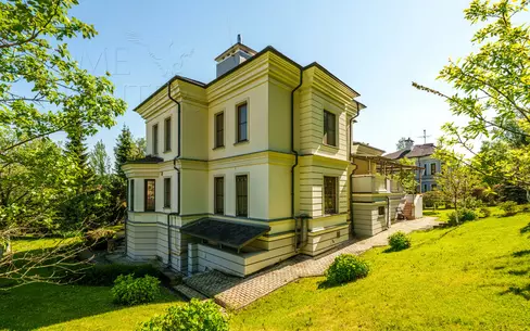 2-этажный коттедж 350 м² с отделкой