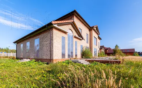 2-этажный коттедж 1 050 м² без отделки
