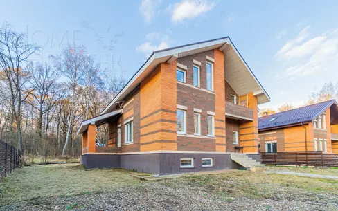 2-этажный коттедж 250 м² с отделкой