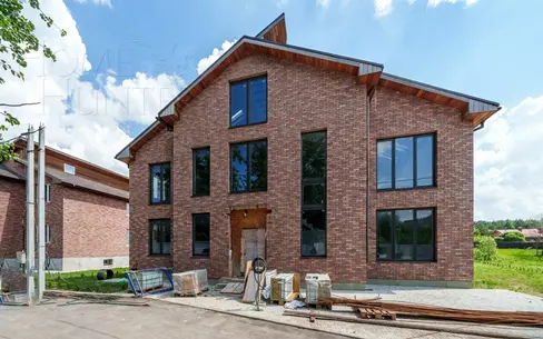 2-этажный коттедж 398.2 м² без отделки