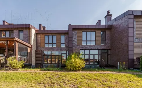 2-этажный таунхаус 270 м² без отделки