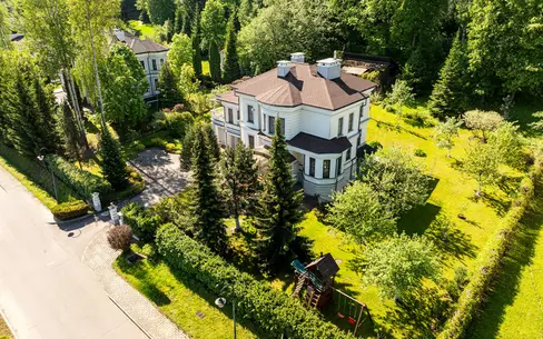 2-этажный коттедж 350 м² с отделкой