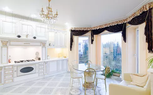 2-этажный коттедж 550 м² с отделкой
