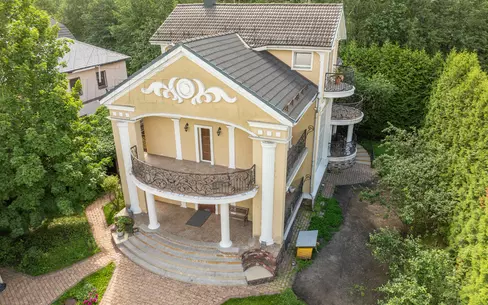 3-этажный коттедж 384.4 м² с отделкой