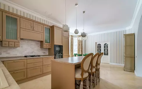 3-этажный коттедж 600 м² с отделкой