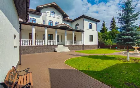2-этажный коттедж 1 350 м² без отделки