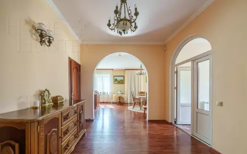 2-этажный коттедж 330 м² с отделкой