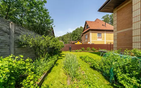2-этажный коттедж 300.2 м² без отделки