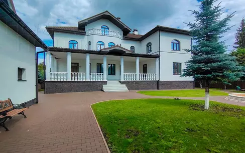 2-этажный коттедж 1 350 м² без отделки