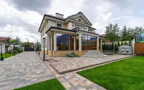 2-этажный коттедж 1 218 м² с отделкой