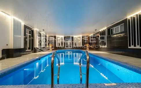 3-этажный коттедж 1 300 м² с отделкой