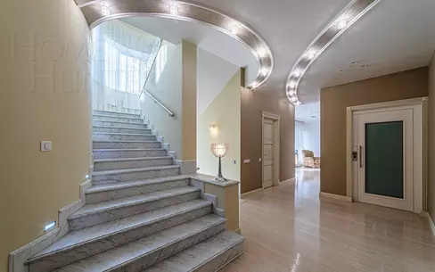2-этажный коттедж 1 150 м² с отделкой