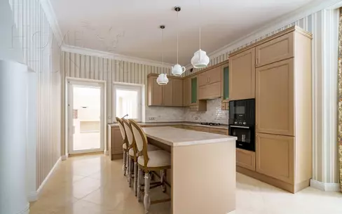 3-этажный коттедж 600 м² с отделкой