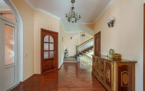 2-этажный коттедж 330 м² с отделкой