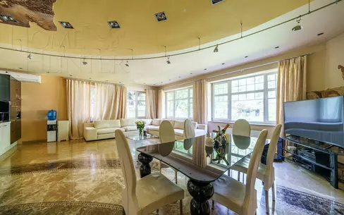3-этажный коттедж 640 м² с отделкой