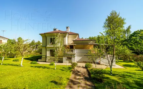 2-этажный коттедж 350 м² с отделкой
