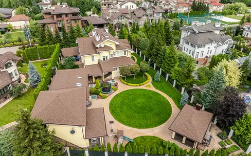 2-этажный коттедж 700 м² с отделкой
