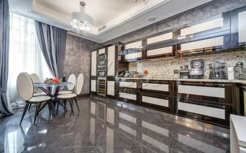 3-КОМН. КВАРТИРА С ОТДЕЛКОЙ 183.9 М² НА 3 ЭТАЖЕ