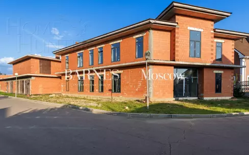 2-этажный коттедж 800 м² без отделки
