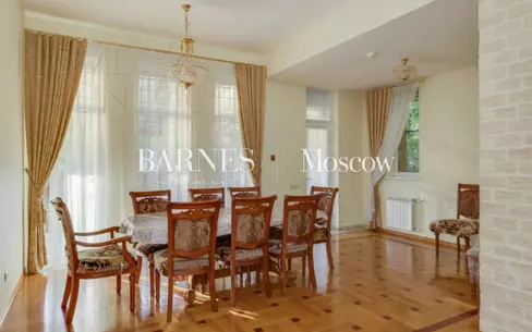 2-этажный коттедж 720 м² с отделкой