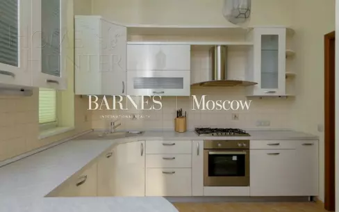 2-этажный коттедж 720 м² с отделкой