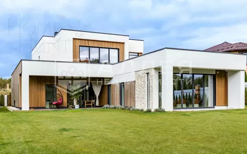 2-этажный коттедж 350 м² с отделкой
