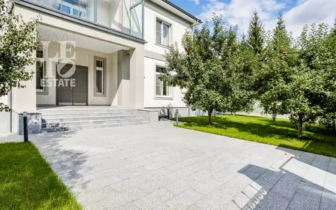 3-этажный коттедж 1 284 м² с отделкой