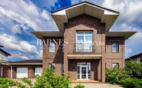 2-этажный коттедж 304 м² с отделкой