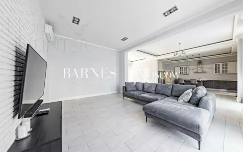 2-этажный коттедж 304 м² с отделкой