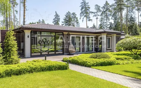 3-этажный коттедж 800 м² с отделкой
