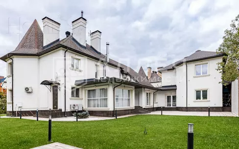 2-этажный коттедж 550 м² с отделкой