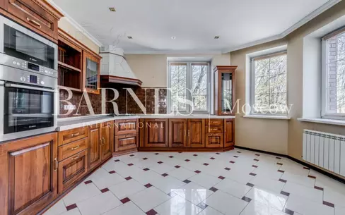 2-этажный коттедж 600 м² с отделкой