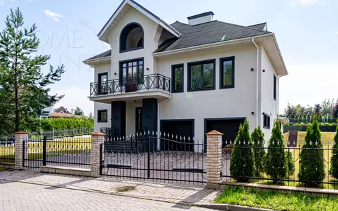 2-этажный коттедж 693 м² с отделкой