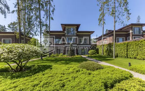 3-этажный коттедж 800 м² с отделкой