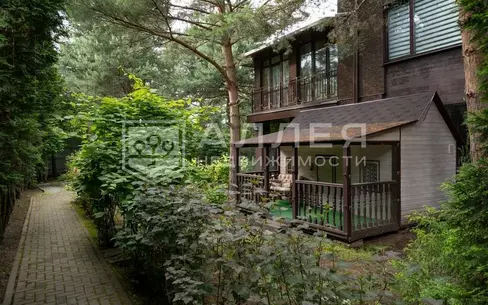 3-этажный коттедж 1 000 м² с отделкой